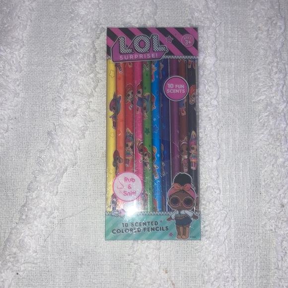 LOL 2 pens, 5 pencils, and 3color pencils - Picture 3 of 4